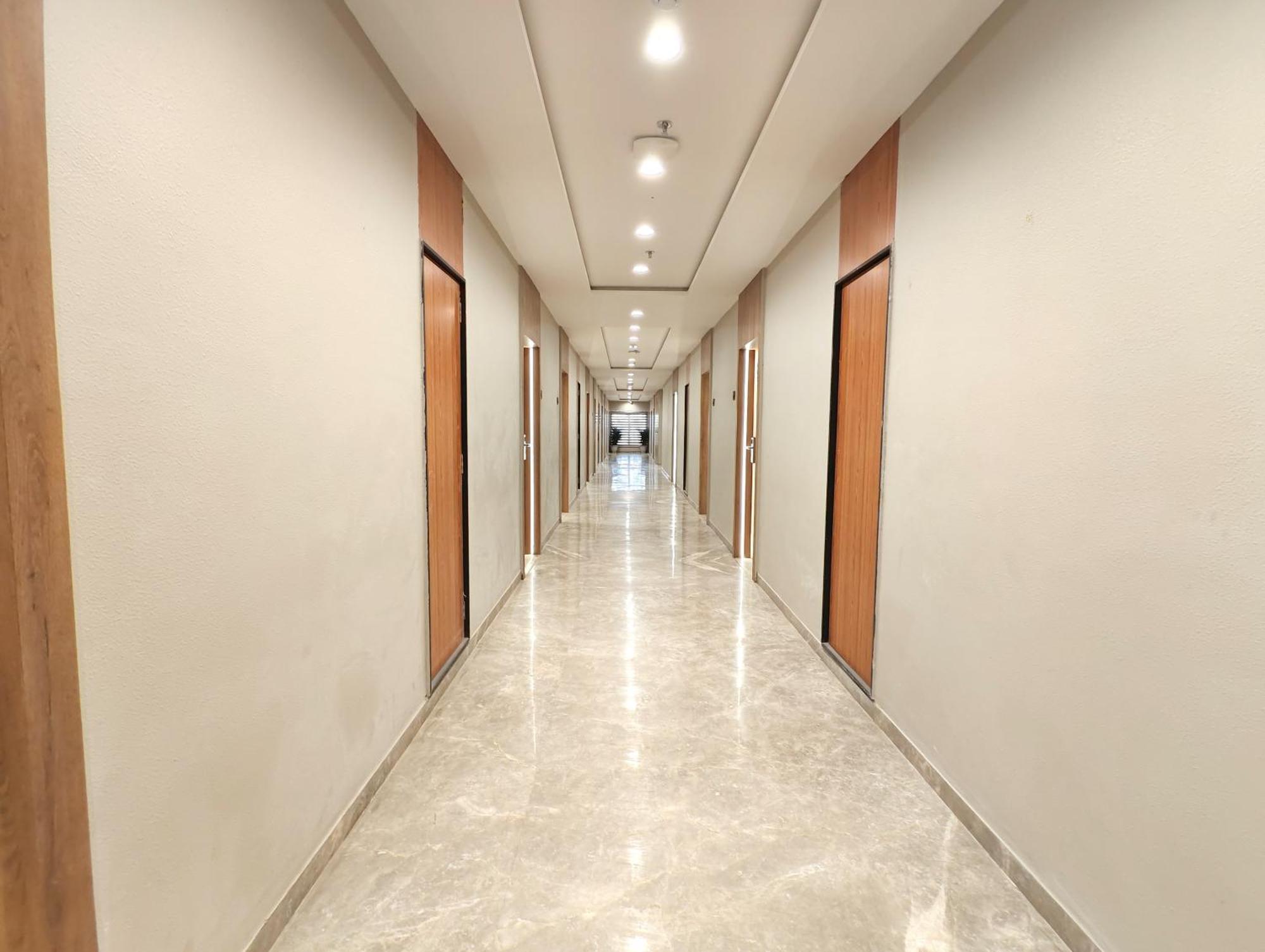 The Sky Imperial Hotel Kailash Jāmnagar エクステリア 写真
